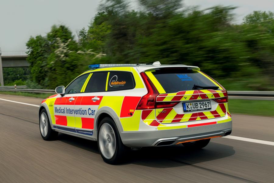  Volvo V90 Cross Country Medical Intervention Car 2019 года  (фото 3 из 6)